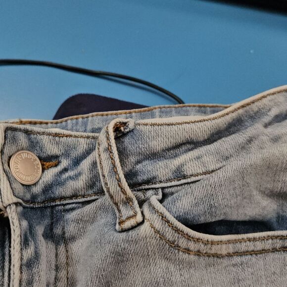 Judy Blue Brittany Mid-Rise Destroyed Boyfriend Jeans - Picture 7 of 11